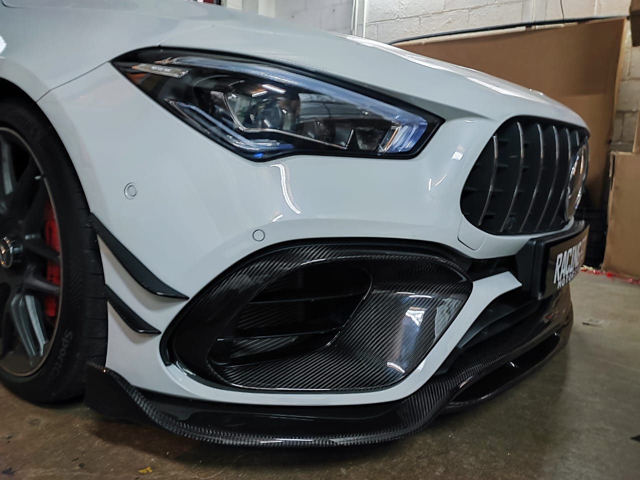 W118 CLA W118 CLA45S CARBON FIBER SKIRTING BODYKIT